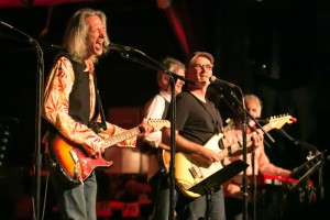 Lenny Kaye (left), Jay Dee Daugherty (center) and Glen Burtnik at the Nuggets anniversary show. Photo by George Kopp