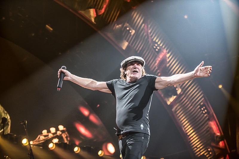 Brian Johnson at Chicago's United Center by Laura Sedor 