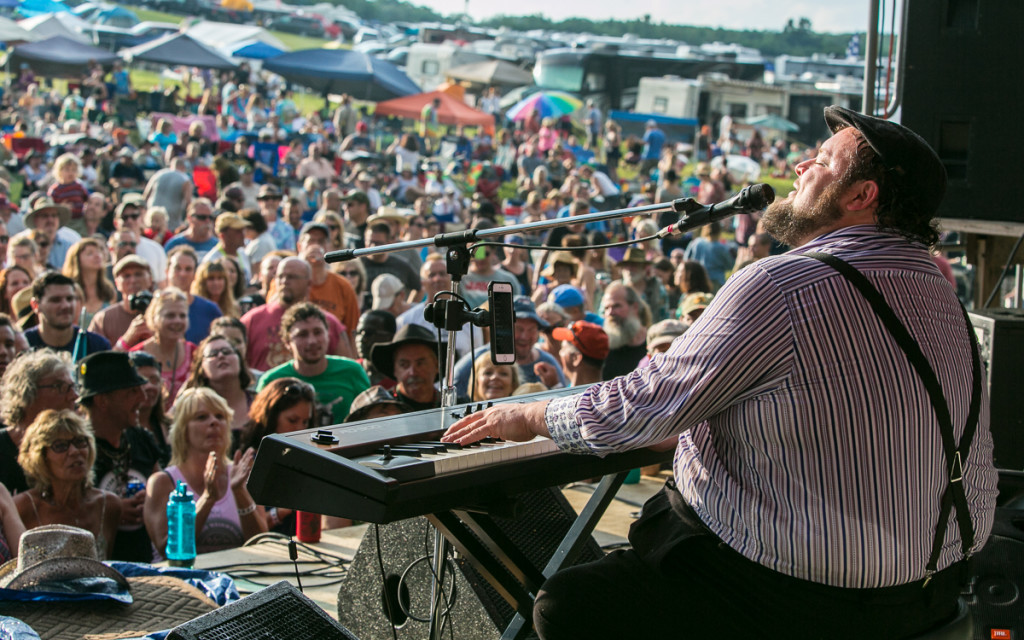 Victor Wainwright Serenades the Crowd