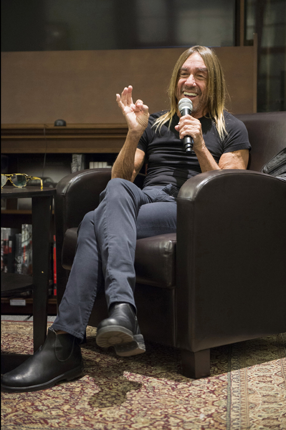 Aas schoenen elegant Iggy Pop speaks at a conversation and book launch for the book 'Total  Chaos: The Story of The Stooges' at Rizzoli Bookstore in New York City on  November 4, 2016. – Elmore Magazine