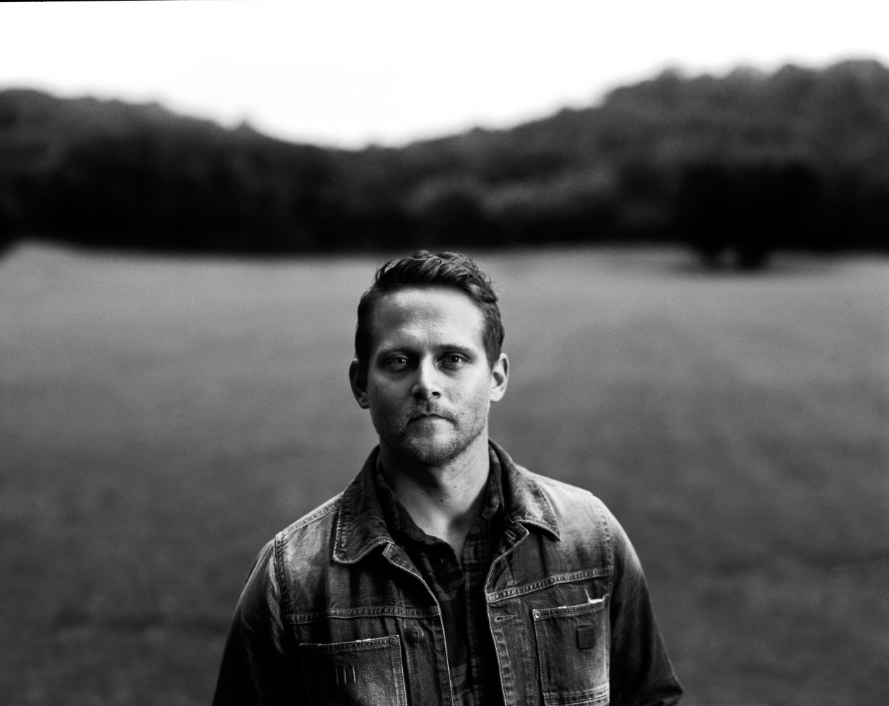 Tim Mccrary Tim McNary Mystifies With His New Track “Be With Me” – Elmore Magazine